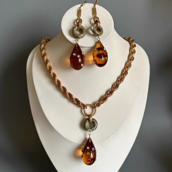 Amber Jewelry Set - Picture 2 of 7
